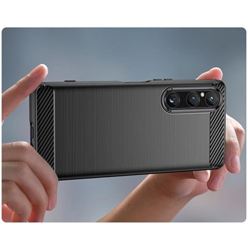 Sony Xperia 1 V Børstet TPU Cover - Karbonfiber - Sort