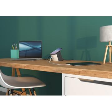 Legrand 049412 Stikdåse 2x2P+T med trådløs oplader - 10A/2m - Hvid / Sort