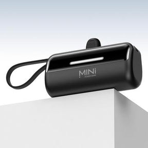 Cyke X3 Lightning Power Bank m. USB-C, USB-A kabler - 5000mAh - Sort