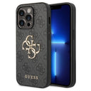 iPhone 15 Pro Max Guess 4G Big Metal Logo Hybrid Cover - Grå