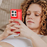 Motorola Edge 50 Pro Børstet TPU Cover - Karbonfiber - Rød