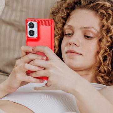 Motorola Moto G85/S50 Neo Børstet TPU Cover - Karbonfiber - Rød