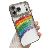 iPhone 17 Pro Max Regnbue Kviksand Hybrid Cover med Rhinestone-kameradekor - Sølv