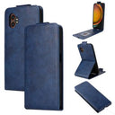 Samsung Galaxy XCover7 Pro lodret flip-etui med stativ - mørkeblå