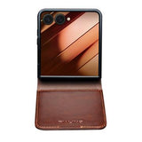 Samsung Galaxy Z Flip7 Qialino Classic Læderpung - Mørkebrun