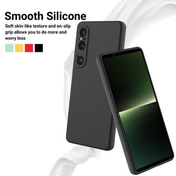 Sony Xperia 1 VI Liquid Silikone Cover med Strop - Sort