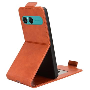 Sony Xperia 10 VII lodret flip-etui med stativ - Brun