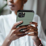 iPhone 14 Hybrid Cover med Glidende Kortslot - Army Grøn