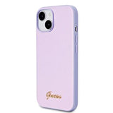 iPhone 15 Guess Iridescent Metal Script Hybrid Cover - Lilla