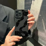 iPhone 15 Pro TPU-cover med slangemønster - sort