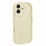 iPhone 16 Plus Candy Color Wavy TPU Cover - Gul