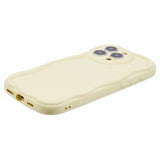iPhone 16 Pro Max Candy Color Wavy TPU Cover - Gul