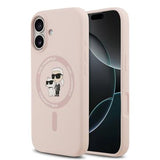 iPhone 17 Karl Lagerfeld Karl and Choupette MagSafe Cover i flydende silikone - Pink