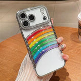 iPhone 17 Pro Max Regnbue Kviksand Hybrid Cover med Rhinestone-kameradekor - Sølv